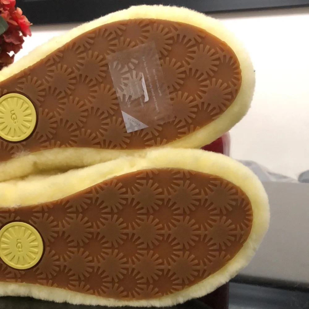 UGG WINTER SLIPPERS SANDALS WOMENS SIZE 8 - Picture 14 of 15